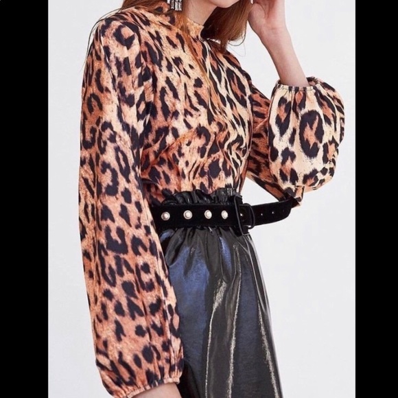 NWT Zara cheetah print blouse with bubble sleeves - Picture 2 of 8
